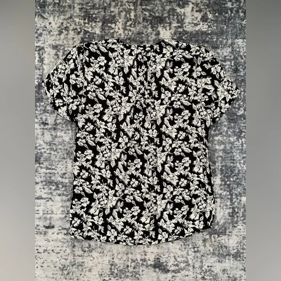 DANIEL RAINN Calisto Pleat Detail Tulip Sleeve Blouse | Medium | Black - Picture 3 of 5